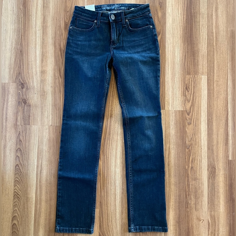 NWT Wrangler straight leg Jean